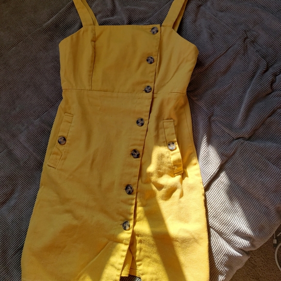 Yellow Summer Dress with Buttons - Picture 3 of 4